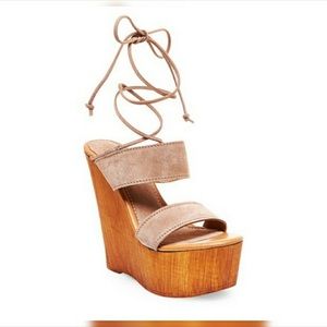 Steve Madden suede taupe Beachbar wedges